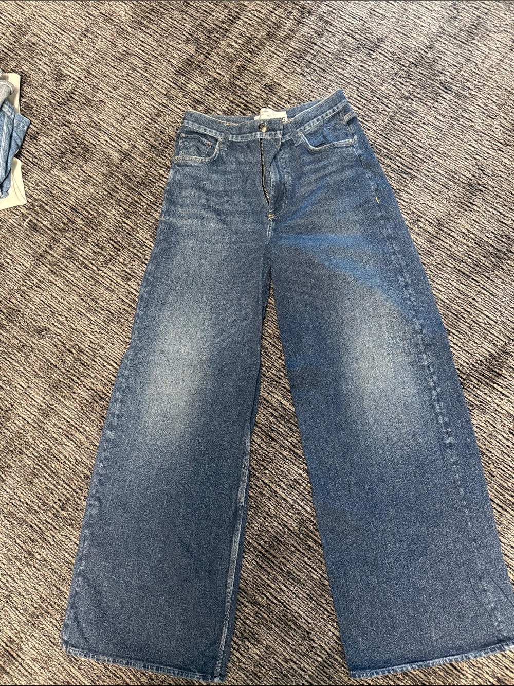 Wide Leg High-Rise Women's Jeans - Blue
Miramar wide leg Jean in GROVE COLOR